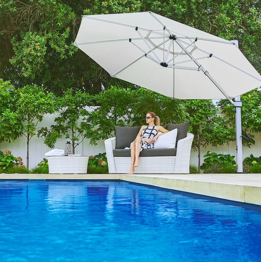 cantilever-umbrella-shade-poolside.jpg
